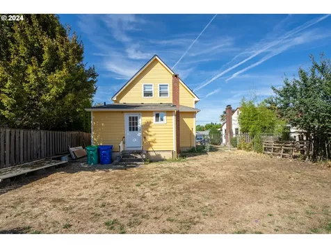 8304 SE Alder Street Portland OR 97216