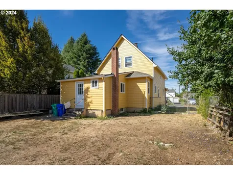 8304 SE Alder Street Portland OR 97216