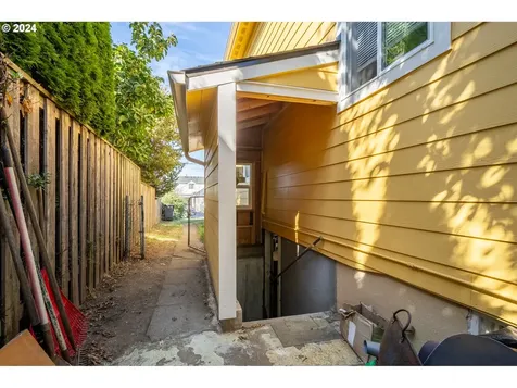8304 SE Alder Street Portland OR 97216