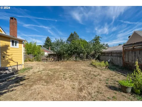 8304 SE Alder Street Portland OR 97216