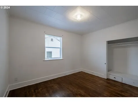 8304 SE Alder Street Portland OR 97216