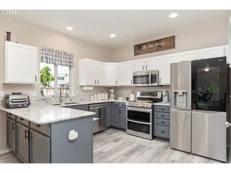 5796 Peridot Way Springfield OR 97478