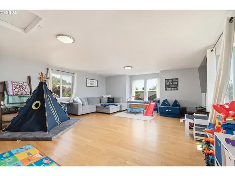 5796 Peridot Way Springfield OR 97478