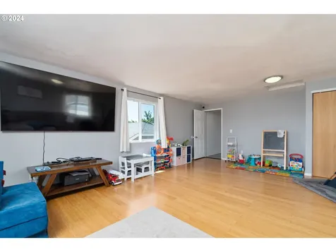 5796 Peridot Way Springfield OR 97478