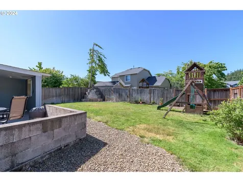 5796 Peridot Way Springfield OR 97478