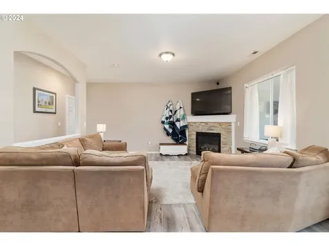 5796 Peridot Way Springfield OR 97478