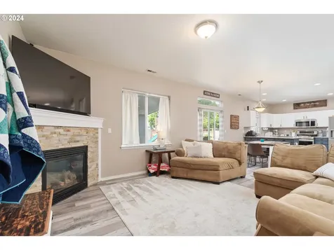 5796 Peridot Way Springfield OR 97478