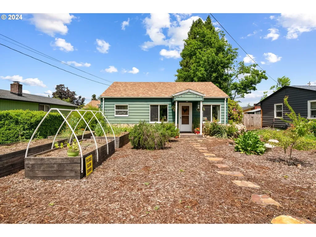 1064 Tyler Avenue Cottage Grove OR 97424