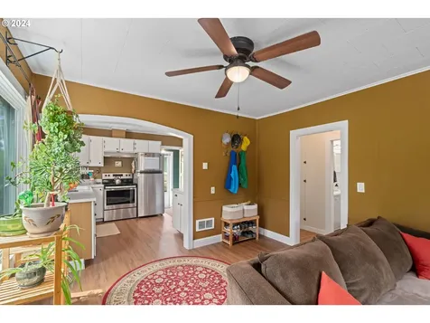 1064 Tyler Avenue Cottage Grove OR 97424