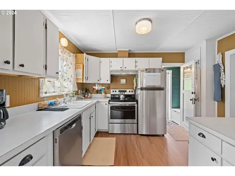 1064 Tyler Avenue Cottage Grove OR 97424