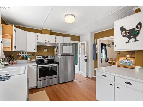 1064 Tyler Avenue Cottage Grove OR 97424