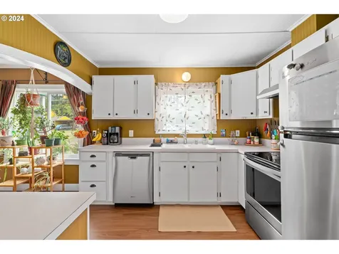 1064 Tyler Avenue Cottage Grove OR 97424