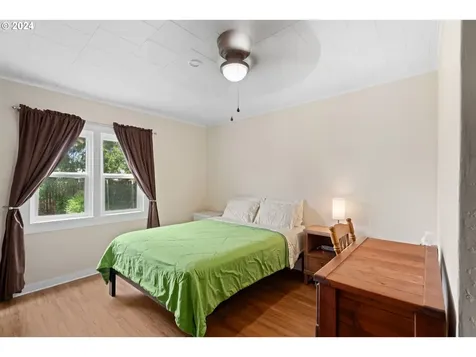1064 Tyler Avenue Cottage Grove OR 97424