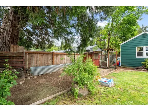 1064 Tyler Avenue Cottage Grove OR 97424