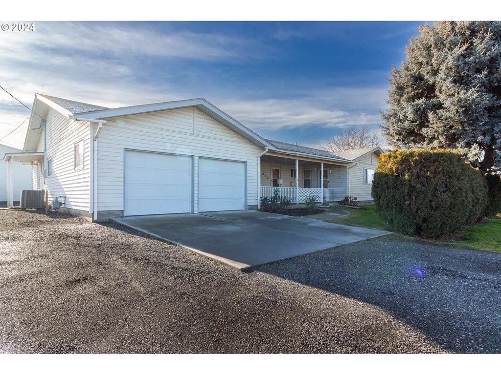 305 E Ball Avenue Stanfield OR 97875