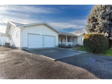 305 E Ball Avenue Stanfield OR 97875