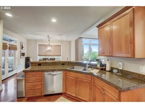 138 W 15th Circle La Center WA 98629