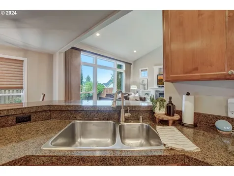 138 W 15th Circle La Center WA 98629
