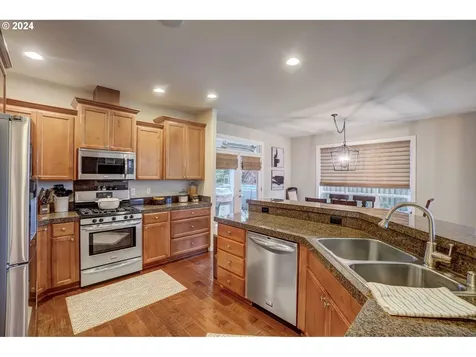 138 W 15th Circle La Center WA 98629