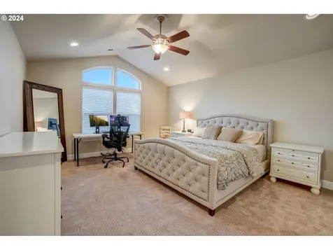 138 W 15th Circle La Center WA 98629