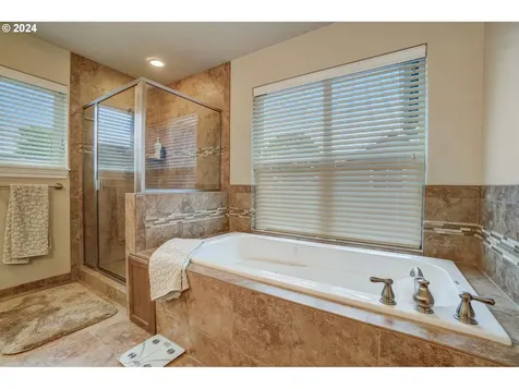 138 W 15th Circle La Center WA 98629