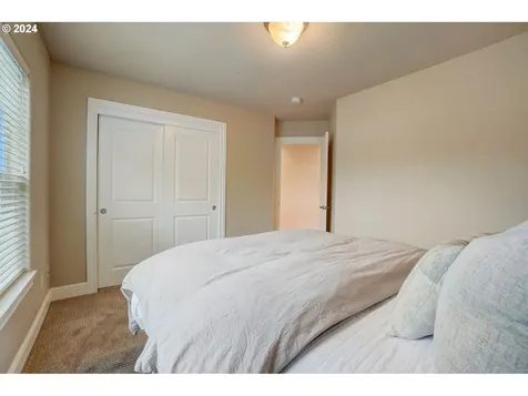 138 W 15th Circle La Center WA 98629