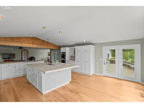 10320 SE Hillview Drive Amity OR 97101