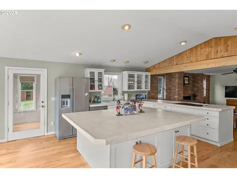 10320 SE Hillview Drive Amity OR 97101