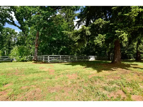 10320 SE Hillview Drive Amity OR 97101