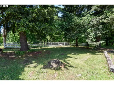 10320 SE Hillview Drive Amity OR 97101