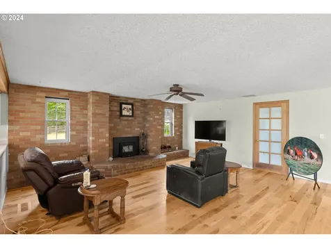 10320 SE Hillview Drive Amity OR 97101