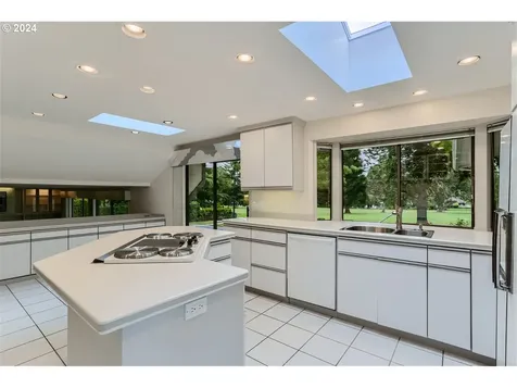 4475 Nw Neskowin Avenue Portland OR 97229