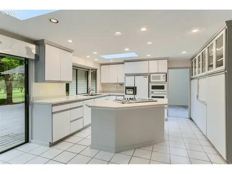 4475 Nw Neskowin Avenue Portland OR 97229