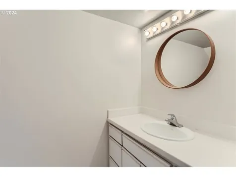 4475 Nw Neskowin Avenue Portland OR 97229