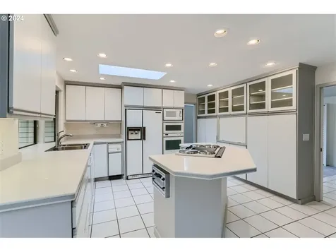 4475 Nw Neskowin Avenue Portland OR 97229