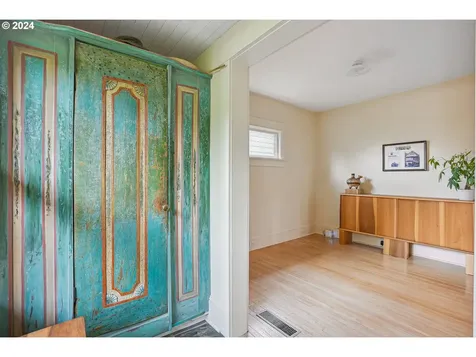 916 Se Nehalem Street Portland OR 97202