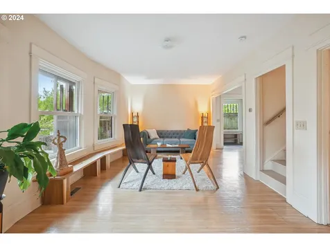 916 Se Nehalem Street Portland OR 97202