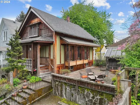 916 Se Nehalem Street Portland OR 97202