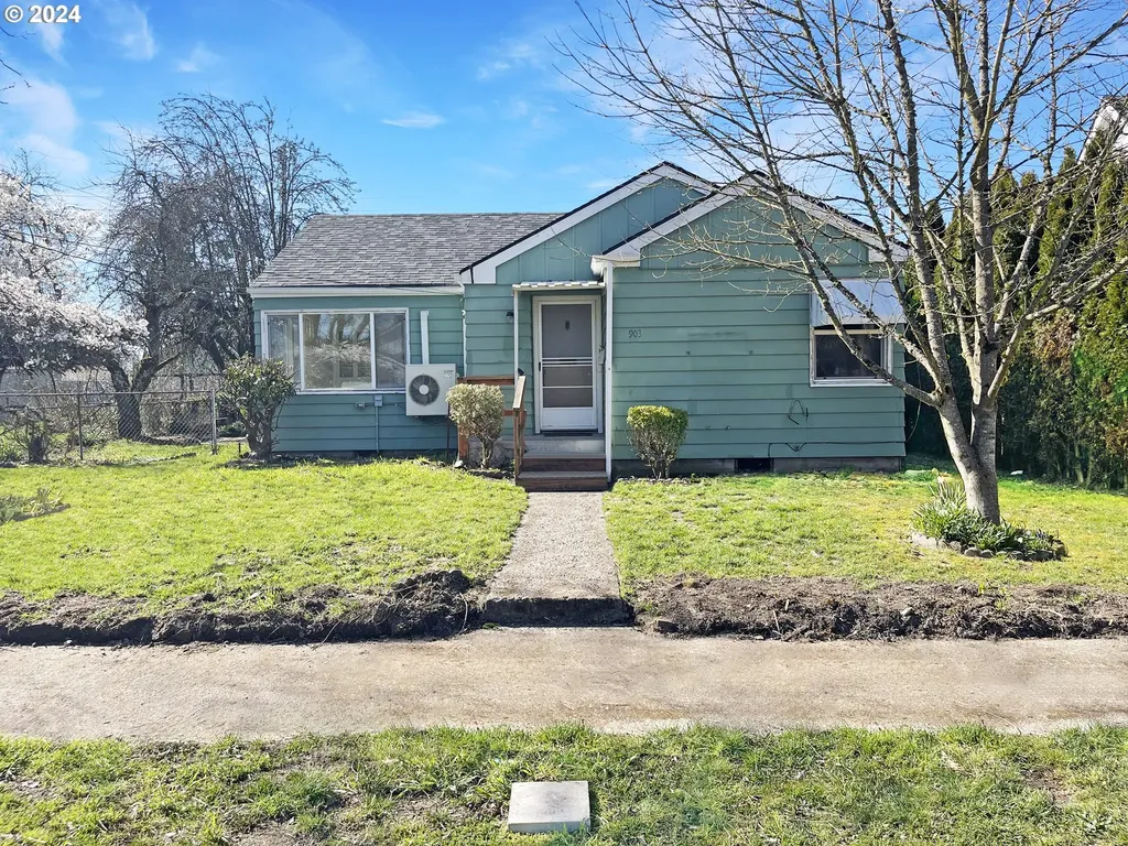 903 S 6th Avenue Kelso WA 98626