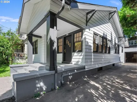 2507 Ne Wasco Street Portland OR 97232