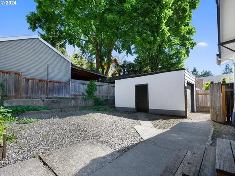 2507 Ne Wasco Street Portland OR 97232