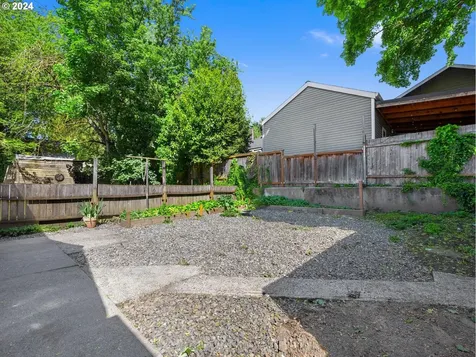 2507 Ne Wasco Street Portland OR 97232