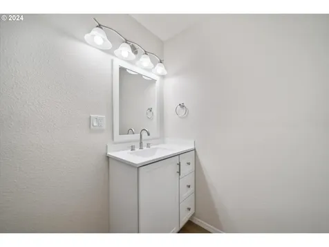 30968 S Wall Street Colton OR 97017