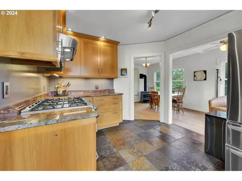 75 Mecca Avenue Eugene OR 97404