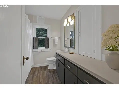 75 Mecca Avenue Eugene OR 97404