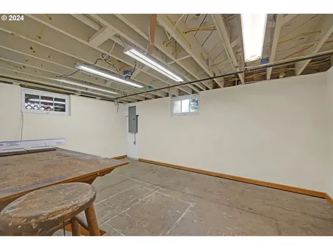 75 Mecca Avenue Eugene OR 97404