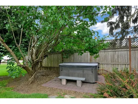 75 Mecca Avenue Eugene OR 97404