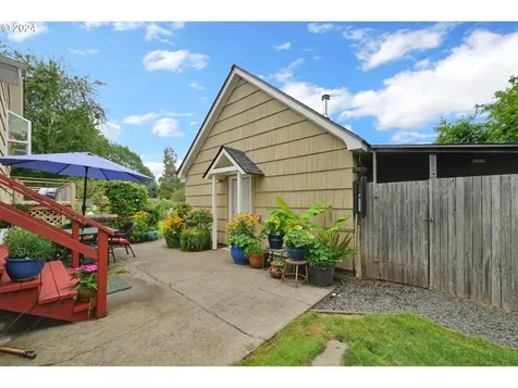 75 Mecca Avenue Eugene OR 97404