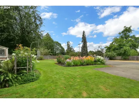 75 Mecca Avenue Eugene OR 97404