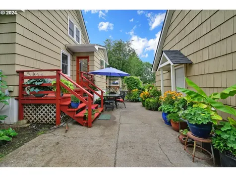 75 Mecca Avenue Eugene OR 97404